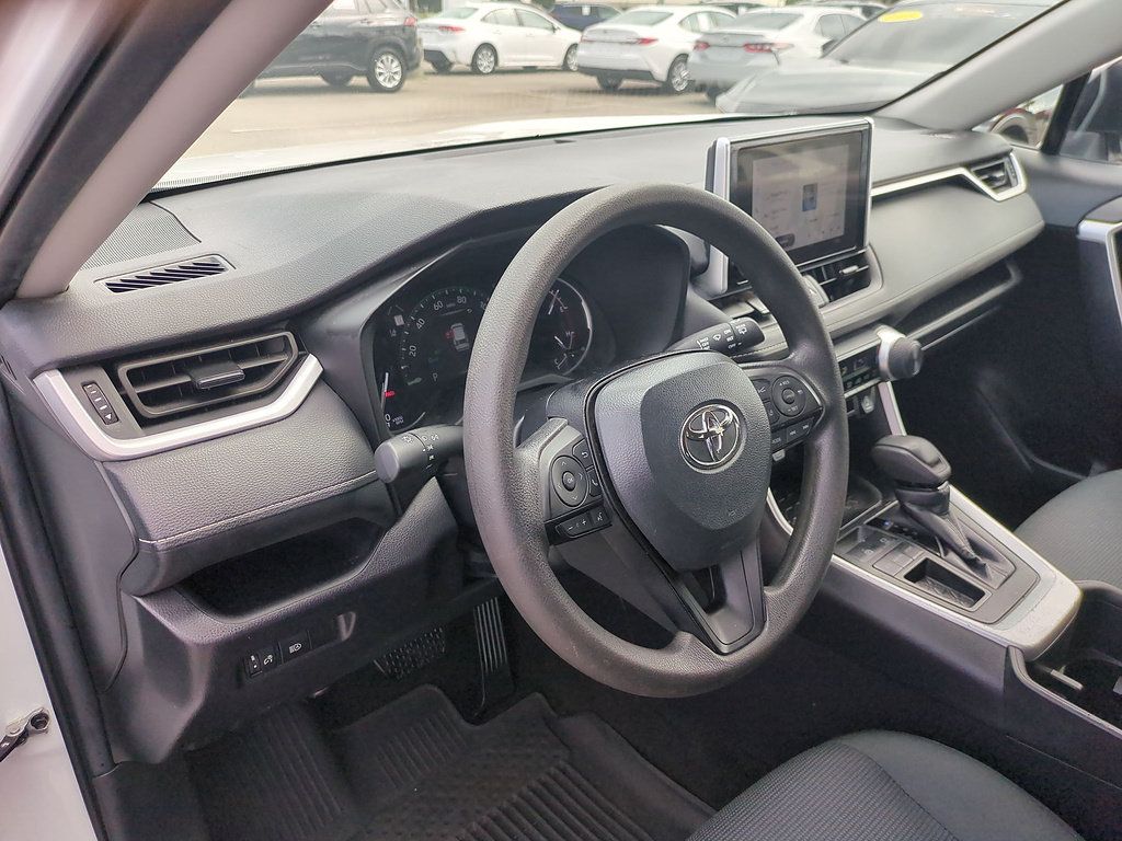 Used 2024 Toyota RAV4 LE FWD image 15