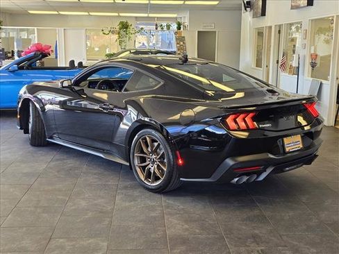 Used 2025 Ford Mustang GT Premium image 23