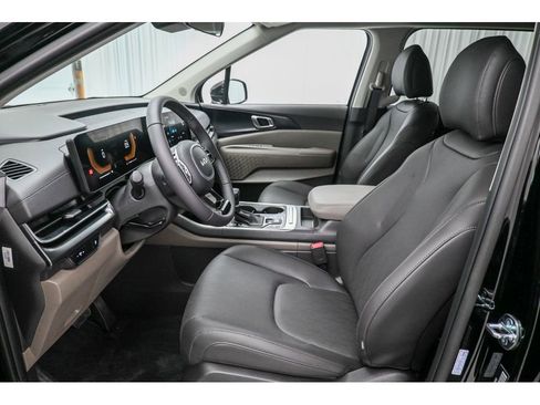 New 2026 Kia Carnival image 18