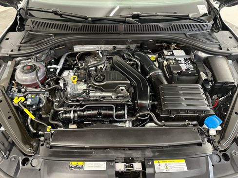 Used 2025 Volkswagen Jetta SE FWD image 35