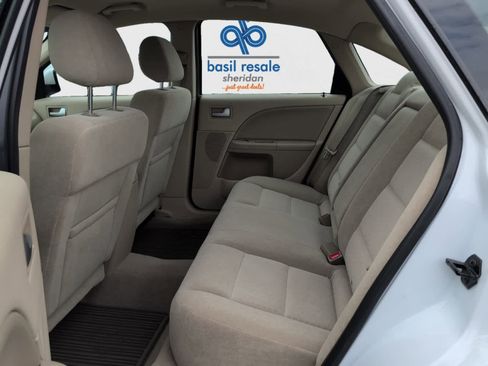 Used 2005 Ford Five Hundred SE image 19