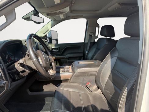 Used 2019 GMC Sierra 3500 Denali w/ Duramax Plus Package AWD/4WD image 9