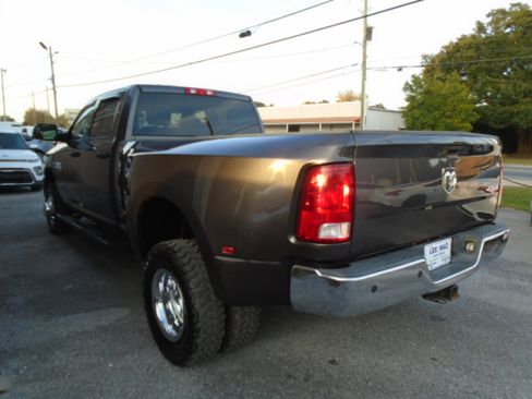Used 2018 RAM 3500 Tradesman w/ Chrome Appearance Group image 4