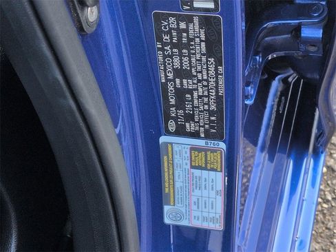 Used 2017 Kia Forte LX image 32