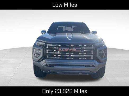 Used 2023 GMC Canyon Denali image 2