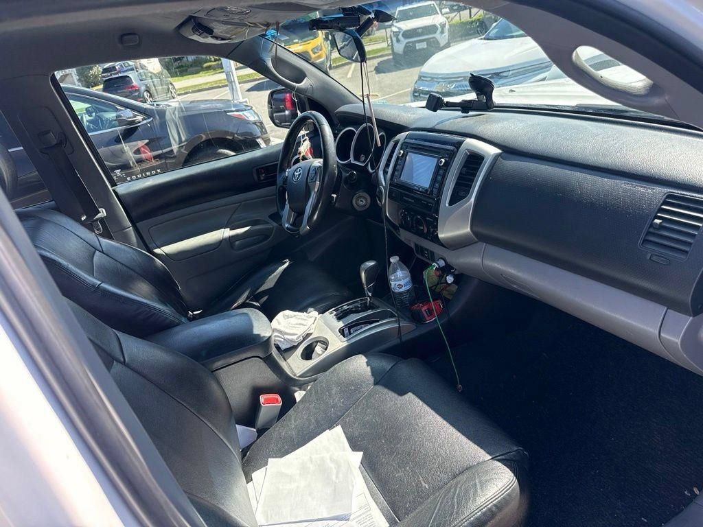 Used 2015 Toyota Tacoma 4x4 Double Cab w/ TRD Sport Package image 6