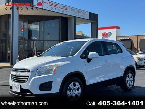 Used 2015 Chevrolet Trax LS w/ LPO, Cargo Package FWD image 1