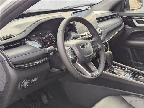 New 2026 Jeep Compass Latitude image 3