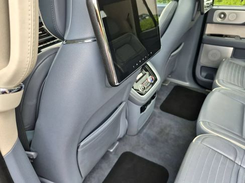 Used 2020 Lincoln Navigator L Black Label w/ Cargo Convenience Package AWD/4WD image 18