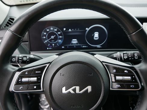 Used 2024 Kia Seltos EX AWD/4WD image 25