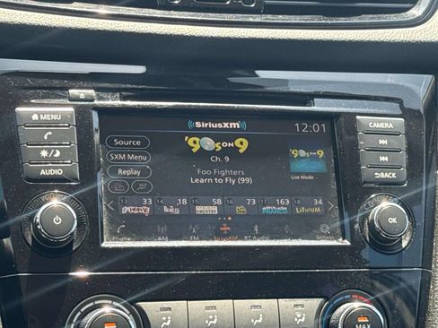 Used 2021 Nissan Rogue Sport S FWD image 17