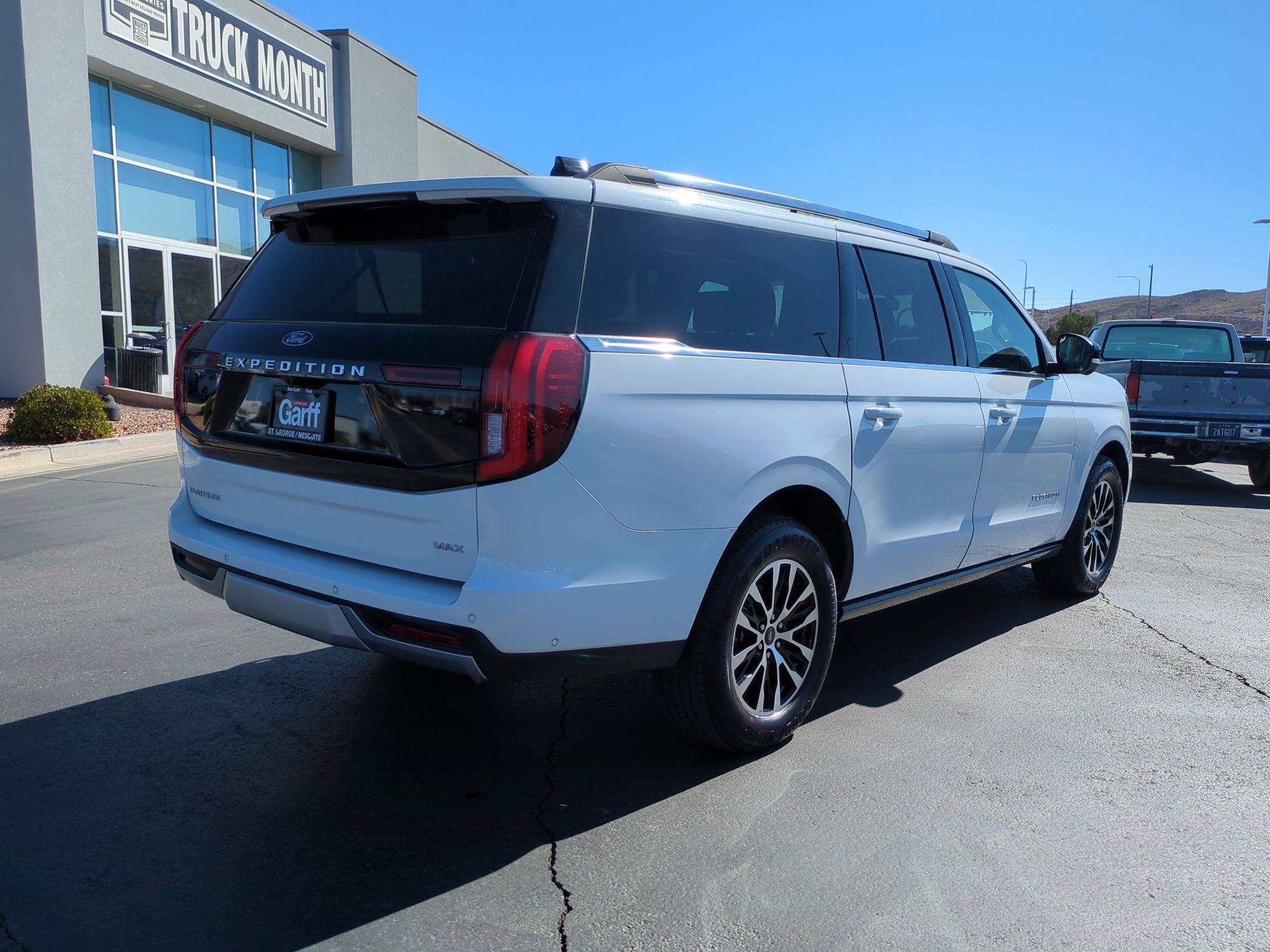Used 2025 Ford Expedition Max Platinum AWD/4WD image 4