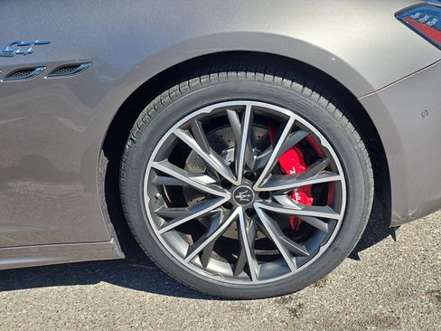 Used 2022 Maserati Ghibli GT image 32