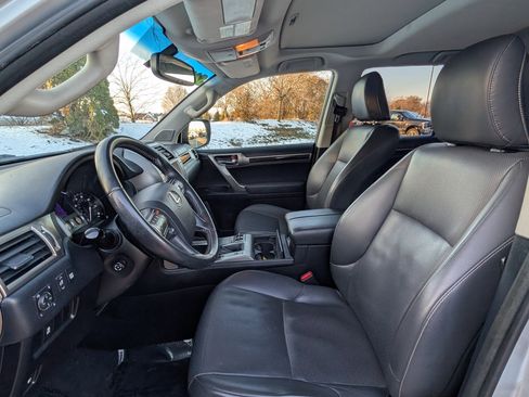 Used 2016 Lexus GX 460 image 10
