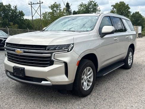 Used 2023 Chevrolet Tahoe LT w/ Luxury Package AWD/4WD image 3