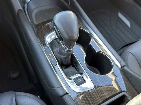 Used 2022 Chevrolet Malibu Premier image 31