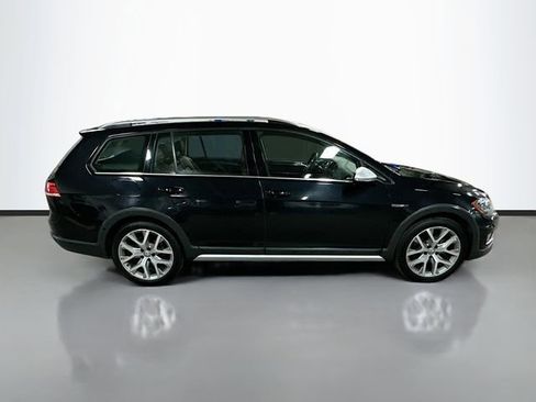 Used 2019 Volkswagen Golf Alltrack image 5