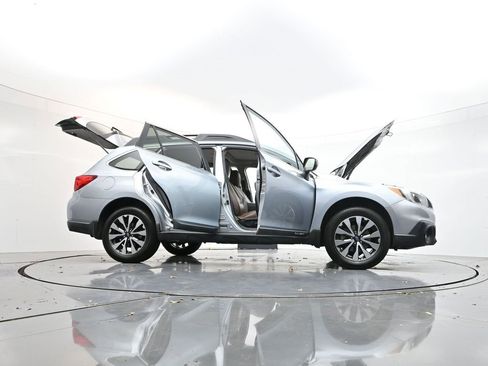 Used 2015 Subaru Outback 2.5i Limited image 41
