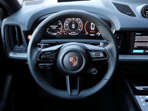 New 2026 Porsche Cayenne Coupe image 9