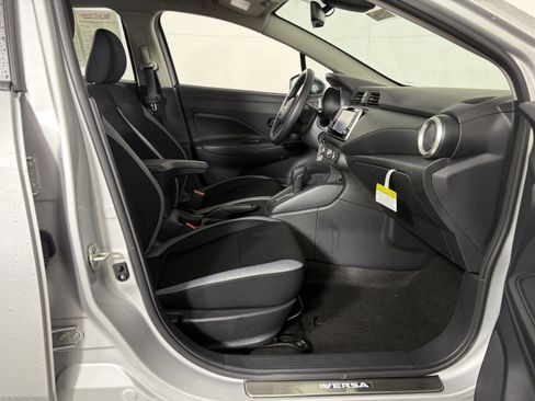 Used 2025 Nissan Versa S w/ Electronics Package FWD image 41