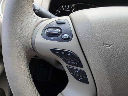 Used 2014 Nissan Pathfinder Platinum w/ Platinum Premium Package FWD image 31