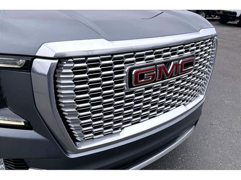 Used 2022 GMC Yukon XL Denali image 33