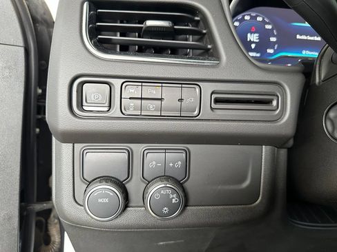 Used 2022 Chevrolet Tahoe LT w/ Luxury Package RWD image 21