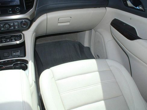 Used 2020 GMC Acadia Denali w/ LPO, Floor Liner Package image 16