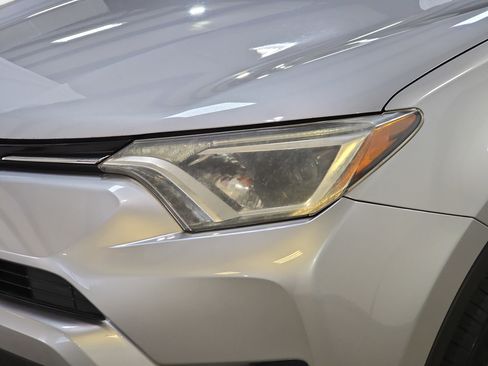 Used 2018 Toyota RAV4 XLE FWD image 31