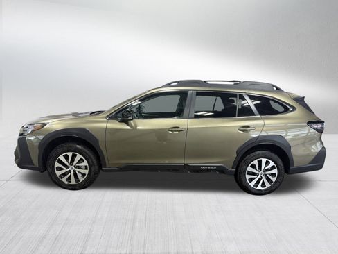 Certified 2025 Subaru Outback Premium image 4