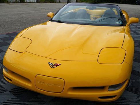 Used 2000 Chevrolet Corvette Convertible w/ Memory Pkg RWD image 9