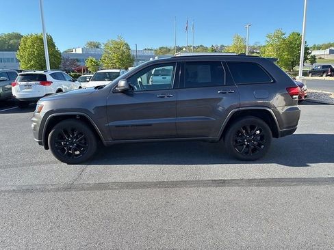 Used 2021 Jeep Grand Cherokee Laredo X AWD/4WD image 14
