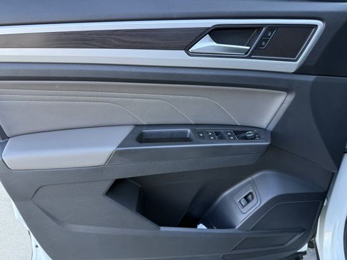 Used 2023 Volkswagen Atlas SE w/ Panoramic Sunroof Package image 14