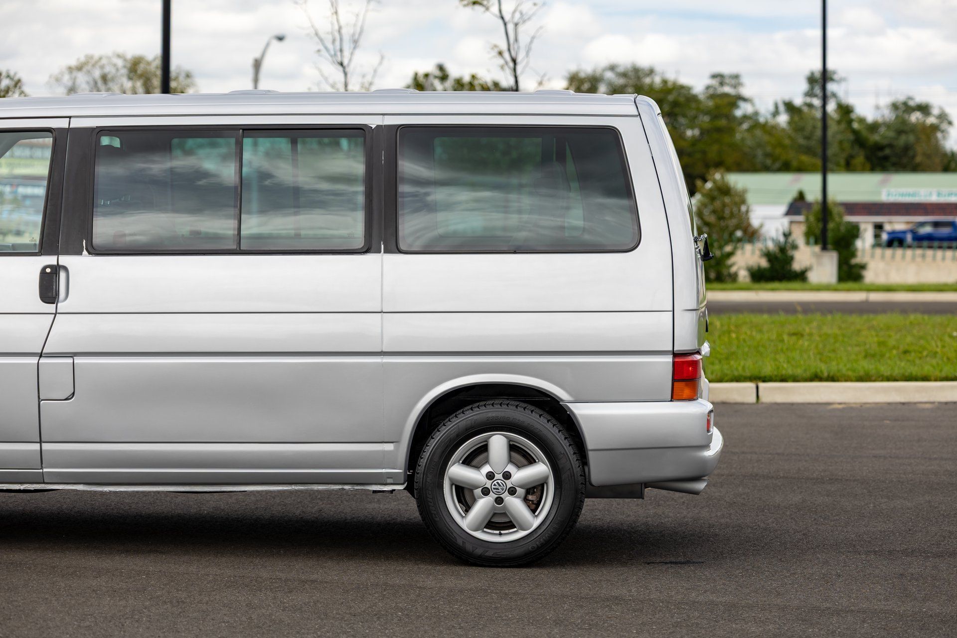 Used 2002 Volkswagen Eurovan MV FWD image 14
