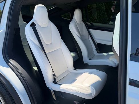 Used 2018 Tesla Model X 100D image 40