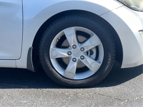 Used 2013 Hyundai Elantra GLS w/ Preferred Pkg FWD image 25