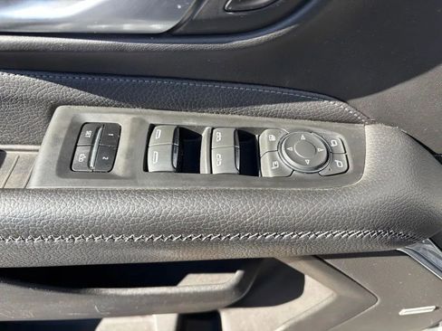 Used 2022 GMC Yukon XL Denali AWD/4WD image 17