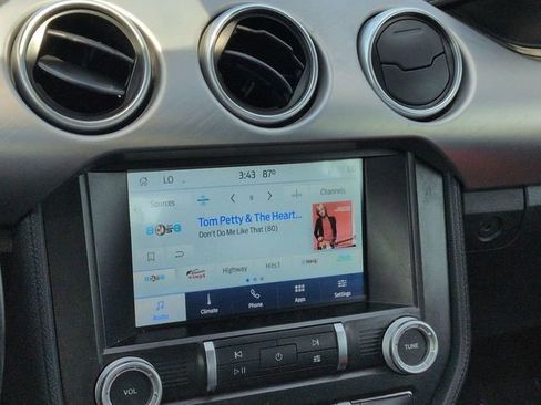 Certified 2022 Ford Mustang Premium RWD image 18