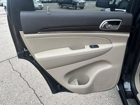 Used 2014 Jeep Grand Cherokee Overland w/ Mopar Chrome Edition Group AWD/4WD image 13