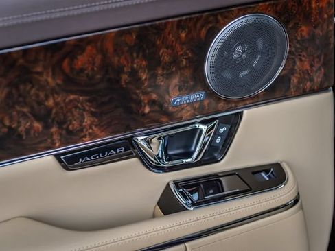 Used 2016 Jaguar XJ R-Sport RWD image 56