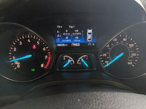 Used 2017 Ford Escape SE w/ Equipment Group 201A FWD image 23