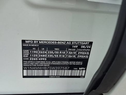 Used 2025 Mercedes-Benz GLB 250 4MATIC image 30