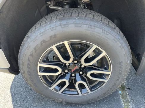 New 2026 GMC Sierra 1500 AT4 w/ Technology Package AWD/4WD image 10