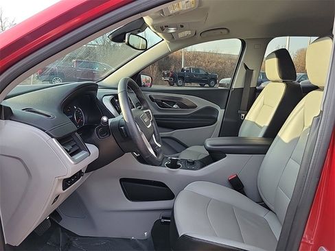 Used 2024 GMC Terrain SLT w/ Tech Package image 15