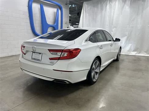 Certified 2019 Honda Accord Touring image 3