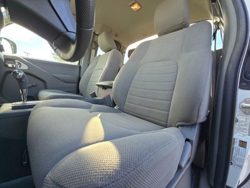 Used 2021 Nissan Frontier S image 23