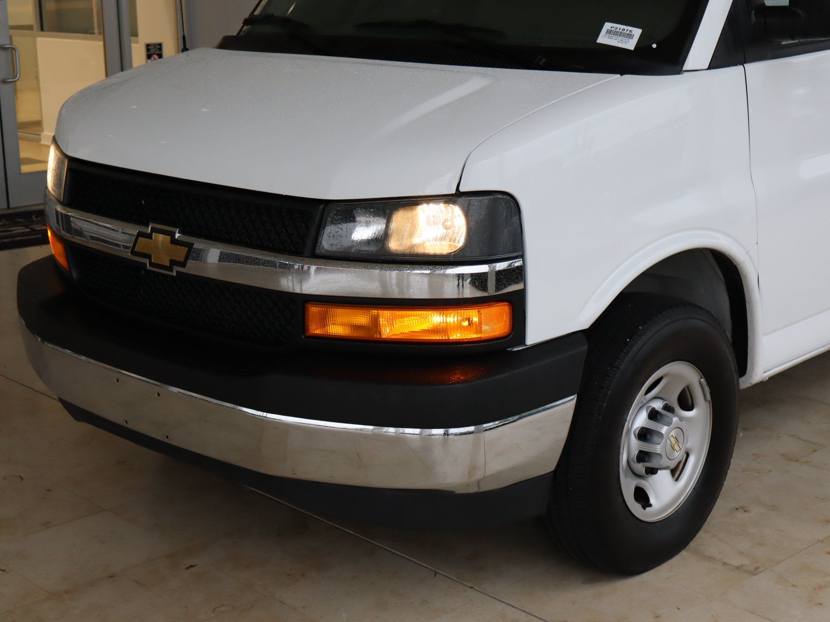 Used 2025 Chevrolet Express 2500 w/ Driver Convenience Package RWD image 7