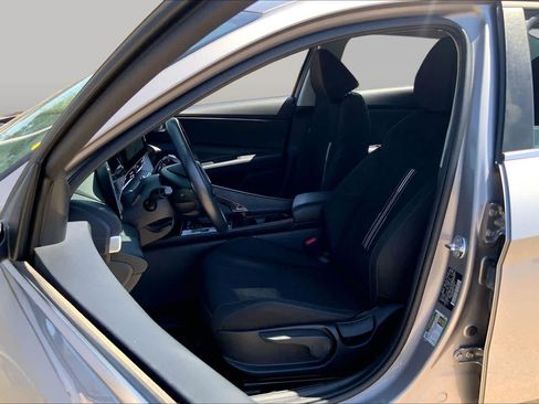 Used 2025 Hyundai Elantra SEL FWD image 8