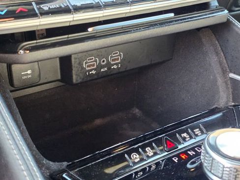 Used 2024 Jeep Wagoneer L 4WD image 38