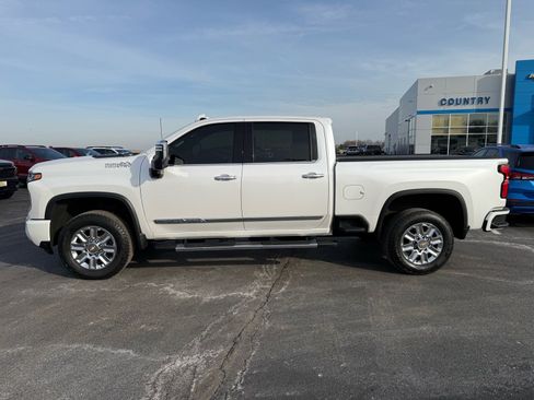 Used 2024 Chevrolet Silverado 2500 High Country w/ High Country Premium Package image 2